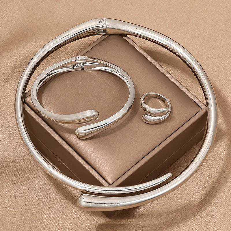 Elegant Geometric Metal Choker & Jewelry Set